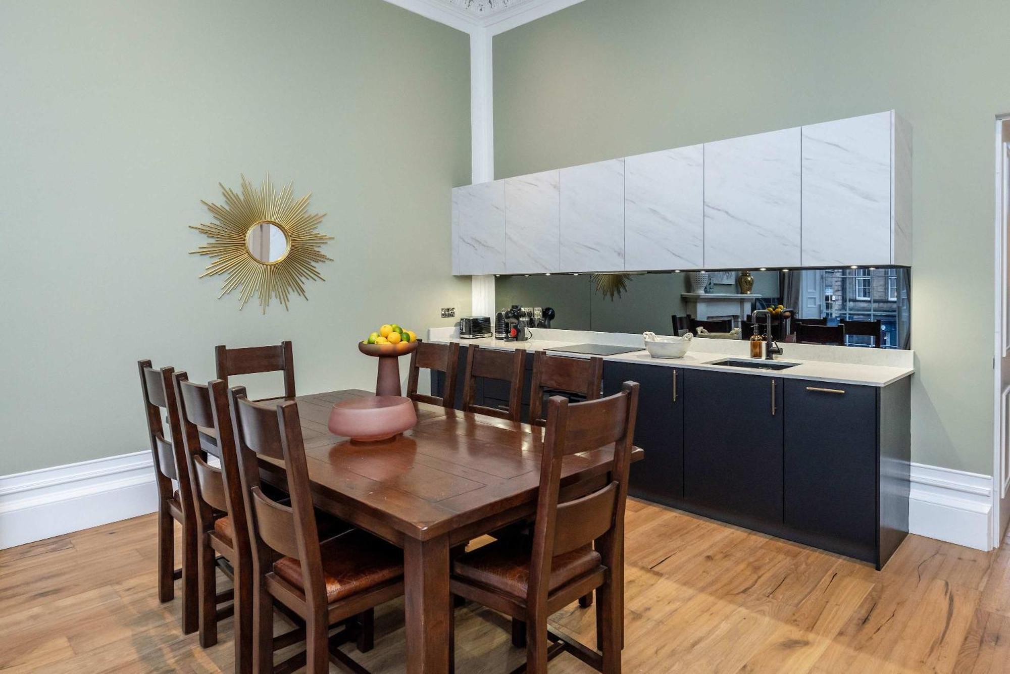 Dragon Suites Luxury Apartments At 9 Albyn Place Единбург Екстериор снимка