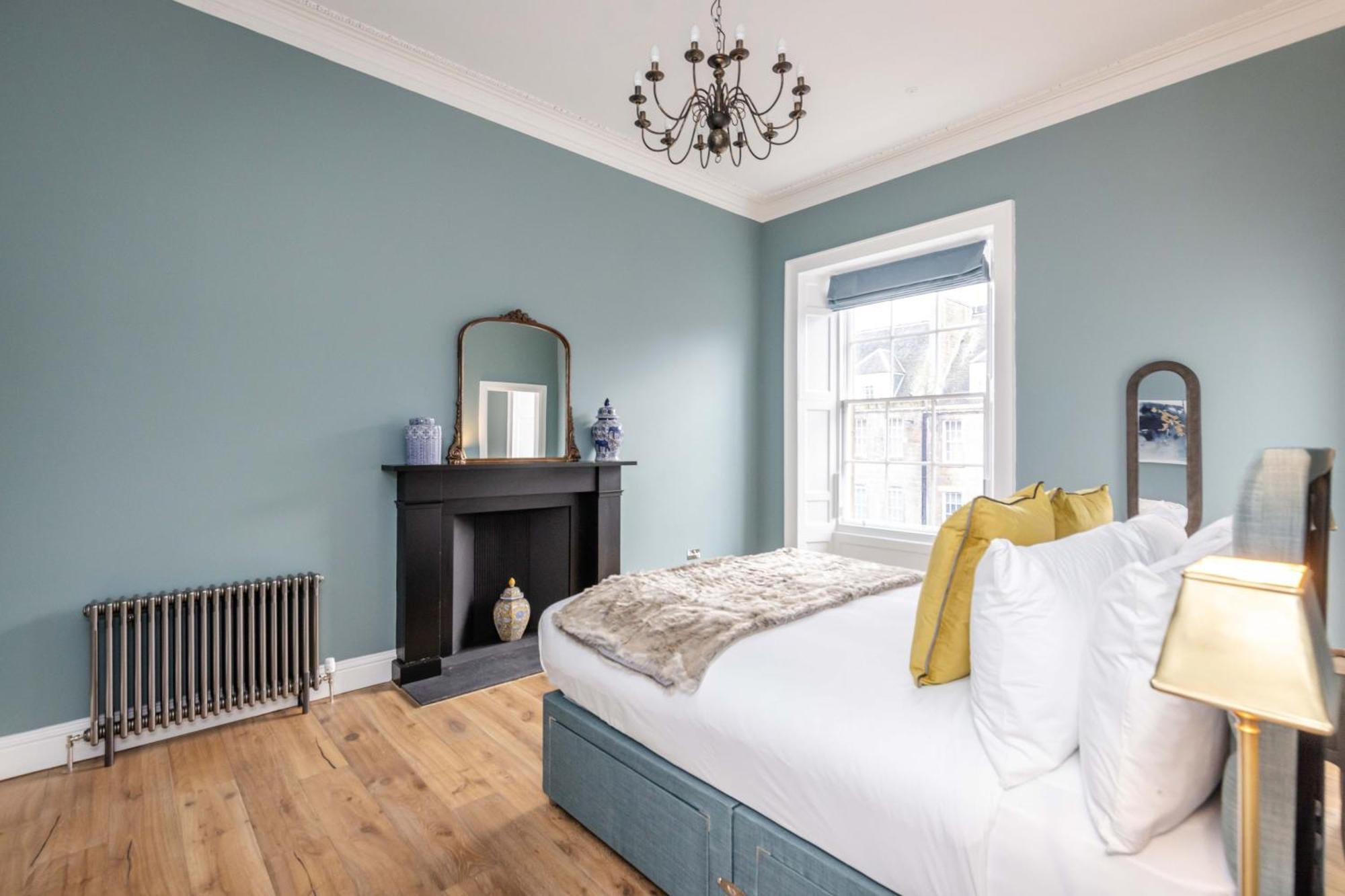 Dragon Suites Luxury Apartments At 9 Albyn Place Единбург Екстериор снимка