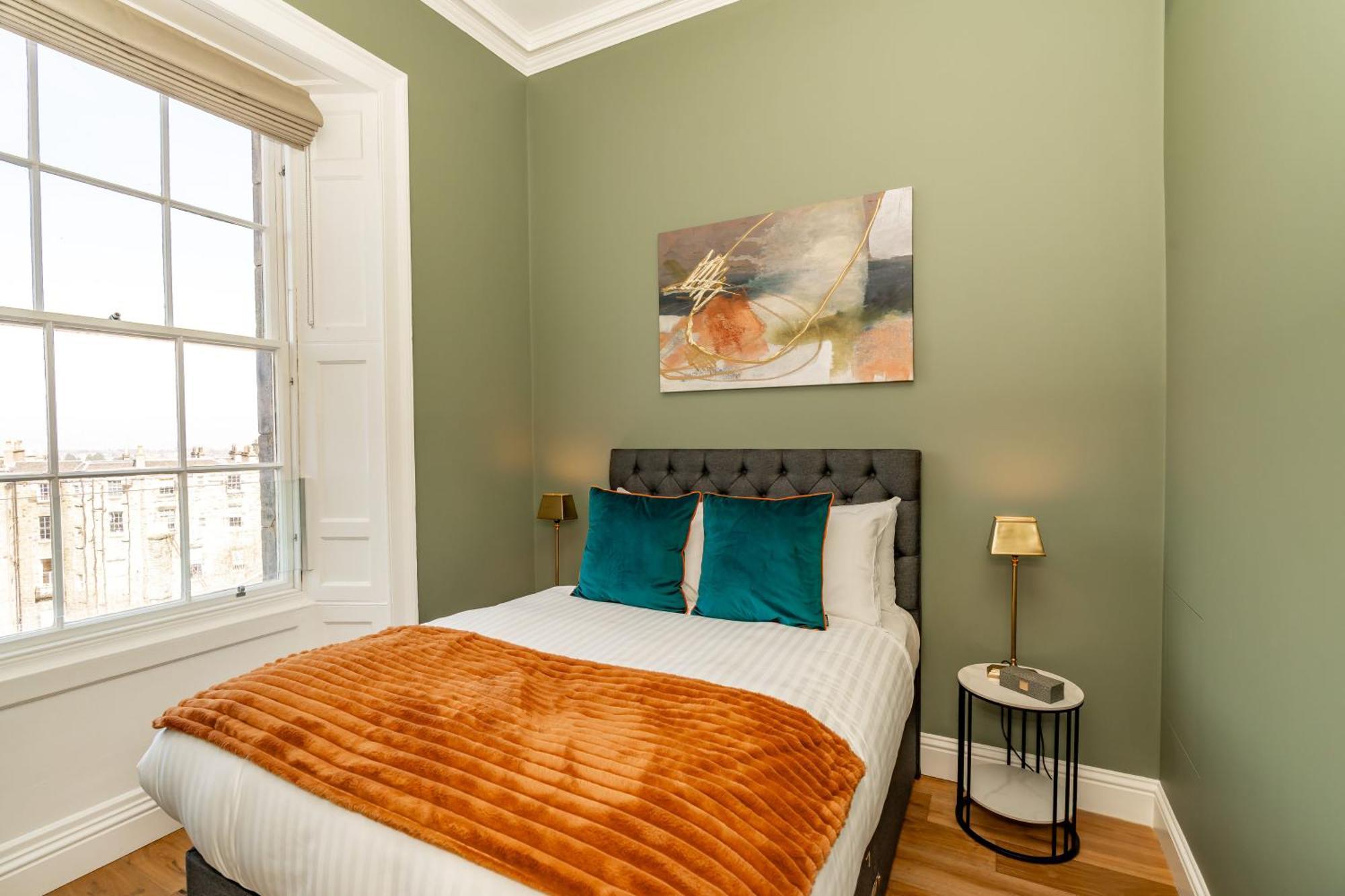 Dragon Suites Luxury Apartments At 9 Albyn Place Единбург Екстериор снимка