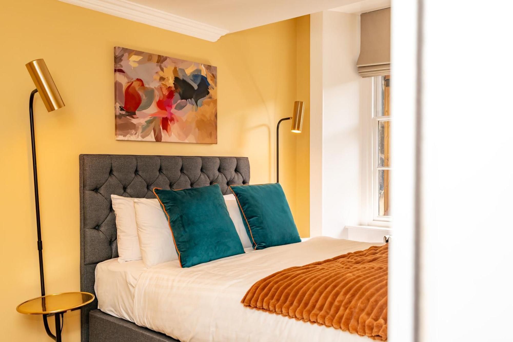 Dragon Suites Luxury Apartments At 9 Albyn Place Единбург Екстериор снимка