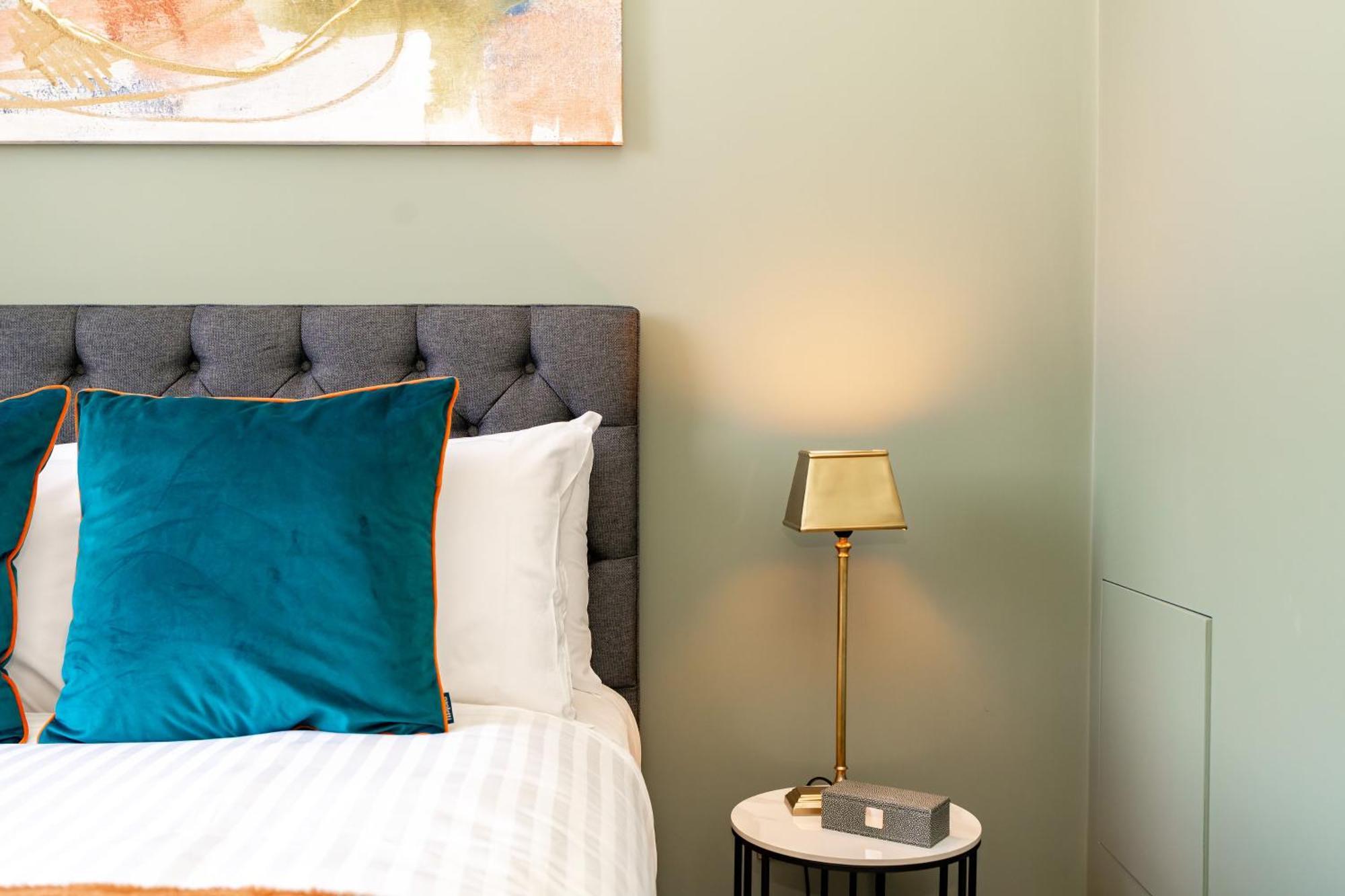 Dragon Suites Luxury Apartments At 9 Albyn Place Единбург Екстериор снимка