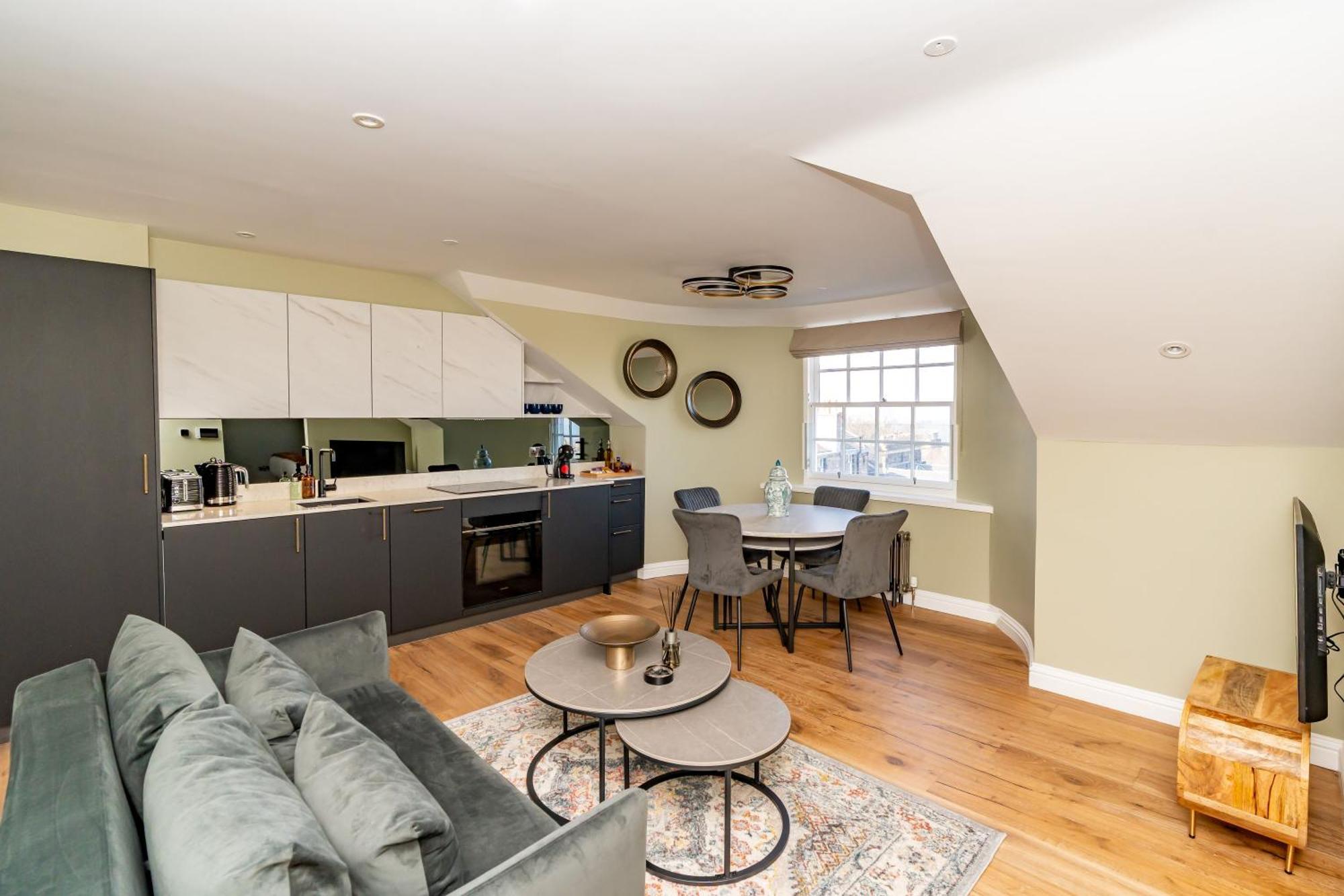 Dragon Suites Luxury Apartments At 9 Albyn Place Единбург Екстериор снимка