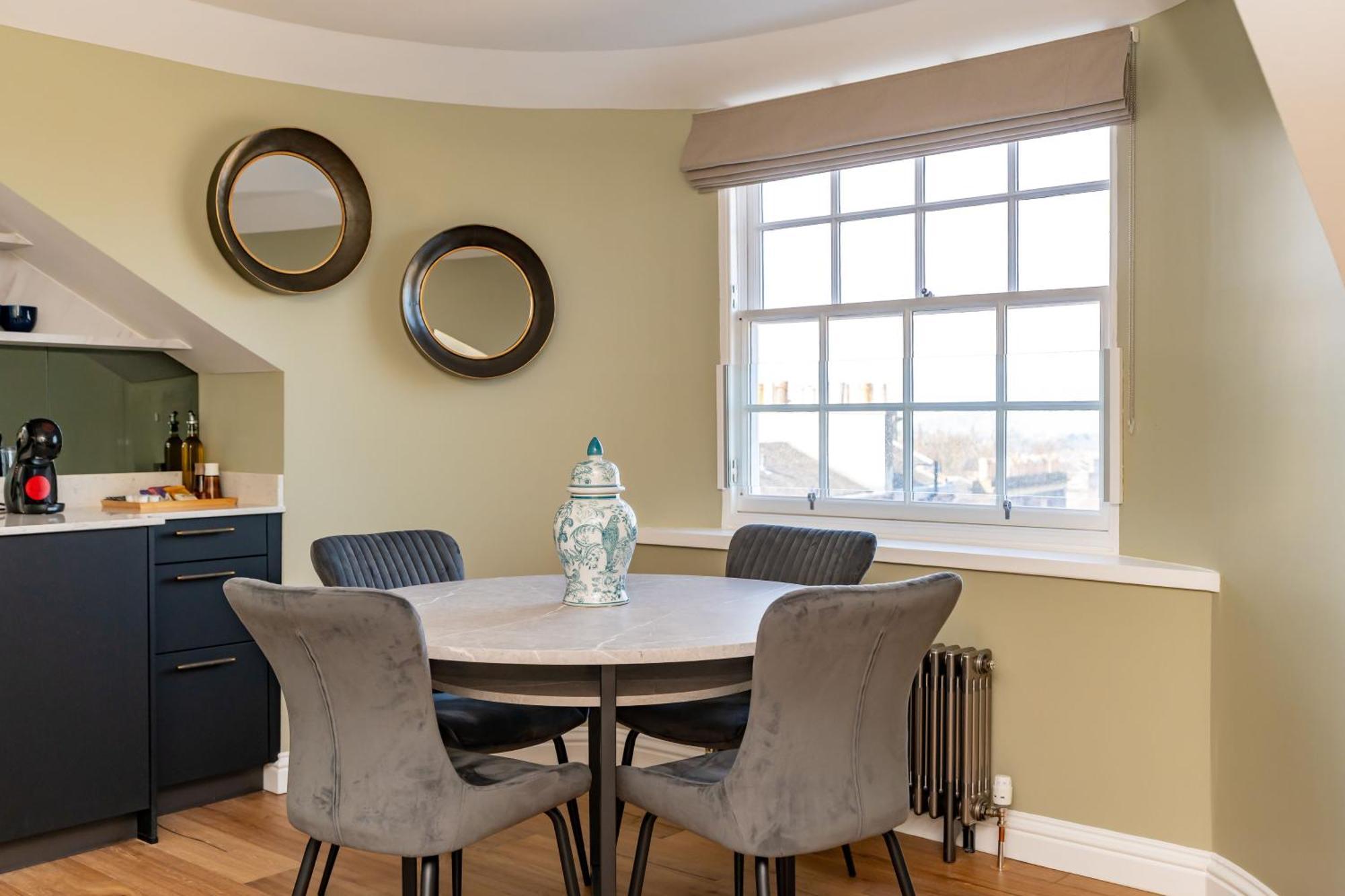 Dragon Suites Luxury Apartments At 9 Albyn Place Единбург Екстериор снимка