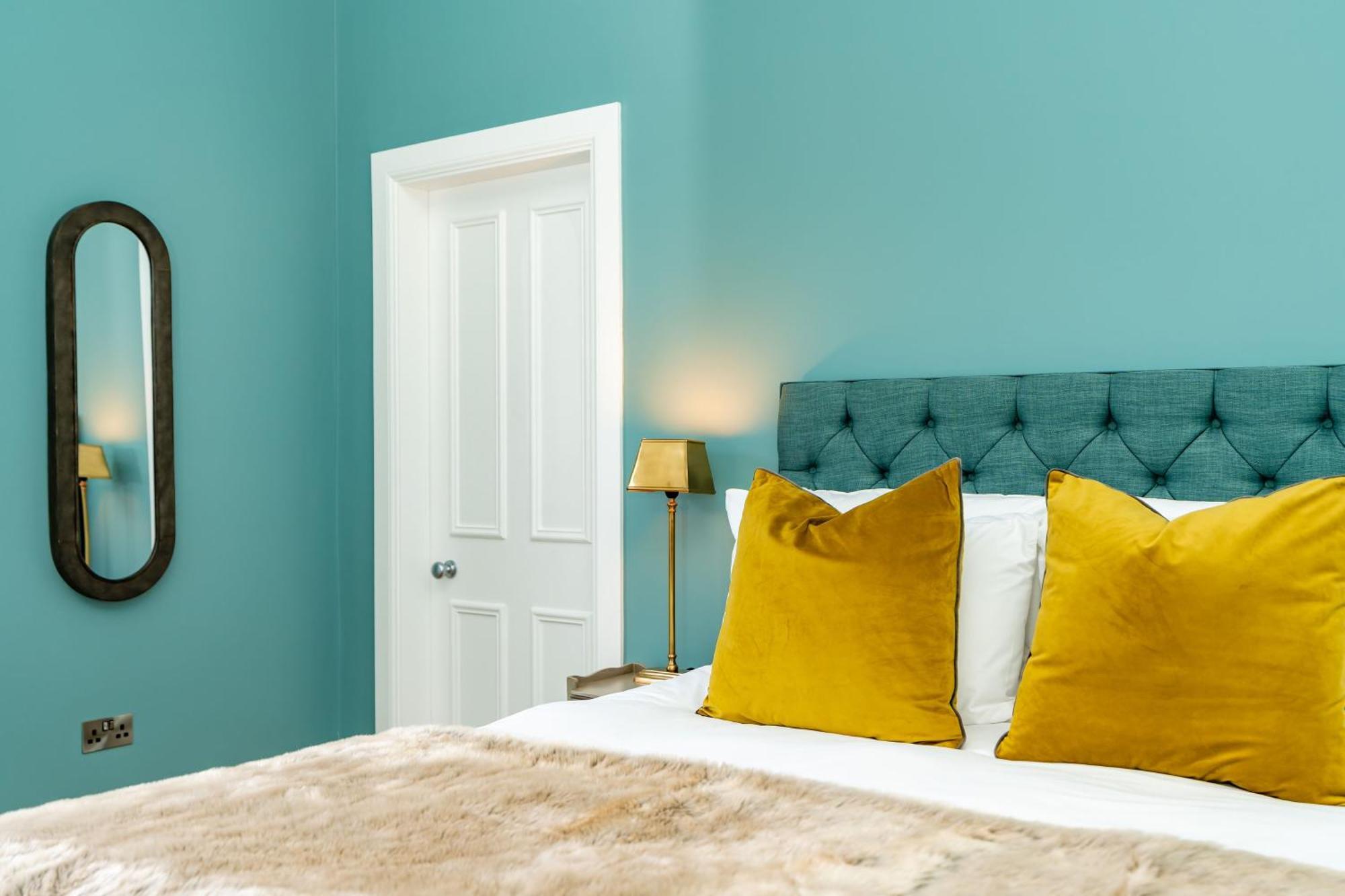 Dragon Suites Luxury Apartments At 9 Albyn Place Единбург Екстериор снимка